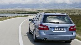 Mercedes E 350 CDI 4MATIC W212 kombi - widok z tyłu