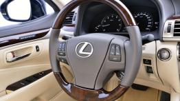 Lexus LS 460L (2013) - kierownica