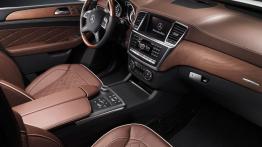 Mercedes klasa M 2012 - pełny panel przedni