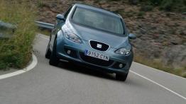 Seat Toledo III - przód - reflektory wyłączone