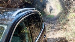 Volkswagen Touran 2.0 TDI 150 KM (nadwozie cz.2) - galeria redakcyjna - bok - inne ujęcie