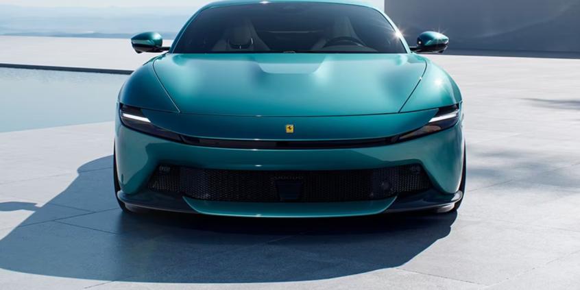 Ferrari Amalfi wygląda jak dzieło sztuki. Silnik V8 rozpędza je do 100 km/h w 3,3 s