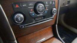 Hyundai Genesis 3.8 HTRAC vs. Lancia Thema 3.6 AWD - nie tylko Niemcy
