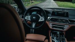 BMW 745Le 3.0 394 KM - galeria redakcyjna - widok ogólny wn?trza z przodu
