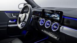 Mercedes GLB - pe?ny panel przedni