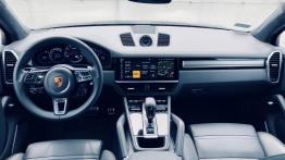 Porsche Cayenne Turbo 4.0 550 KM - galeria redakcyjna - pełny panel przedni