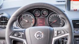 Opel Meriva II Facelifting - galeria redakcyjna (2) - zestaw wskaźników