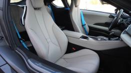 BMW i8 362KM - galeria redakcyjna (2) - fotel pasażera, widok z przodu