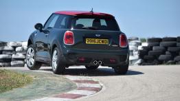 Mini John Cooper Works 2015 - widok z tyłu