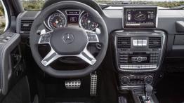 Mercedes G 500 4x4-2 Concept (2015) - kokpit