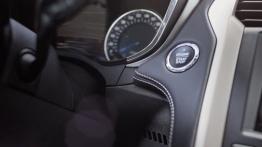 Ford Vignale Mondeo Kombi (2015) - deska rozdzielcza