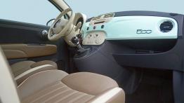 Fiat 126p & Nowy Fiat 500 - galeria redakcyjna - widok ogólny wnętrza z przodu