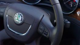 Skoda Superb II Sedan 2.0 TSI 200KM - galeria redakcyjna - kierownica