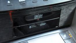 Lexus IS III Sedan 300h 223KM - galeria redakcyjna - konsola środkowa