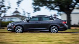 Chrysler 200C (2015) - lewy bok
