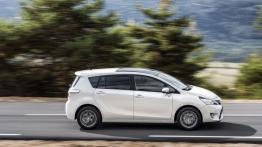 Toyota Verso Facelifting - prawy bok