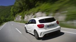 Mercedes A 250 Sport (W176) 2012 - widok z tyłu