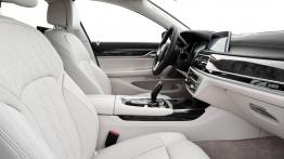 BMW serii 7 G12 750Li xDrive (2016) - widok ogólny wnętrza z przodu