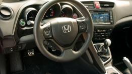 Honda Civic IX Hatchback 5d 1.8 i-VTEC 142KM - galeria redakcyjna - kokpit