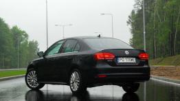 Volkswagen Jetta VI Sedan 1.4 TSI Hybrid 170KM - galeria redakcyjna - widok z tyłu