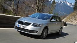 Skoda Octavia III Kombi 4x4 TSI (2013) - widok z przodu