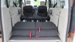 Ford Grand Tourneo Connect 1.6 TDCi - galeria redakcyjna - tylna kanapa złożona, widok z bagażnika