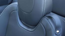 Chevrolet Camaro V Cabrio Facelifting (2014) - zagłówek na fotelu kierowcy, widok z przodu