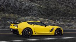 Chevrolet Corvette C7 Z06 Coupe (2015) - prawy bok