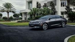 Chrysler 200C (2015) - lewy bok
