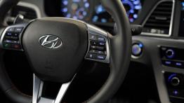 Hyundai Sonata YF Facelifting Sport 2.0T (2015) - sterowanie w kierownicy