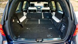 Mercedes GL 500 (X166) 4MATIC - tylna kanapa złożona, widok z bagażnika