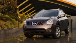 Nissan Rogue - widok z przodu