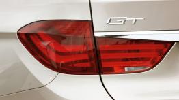 BMW Gran Turismo - lewy tylny reflektor - wyłączony