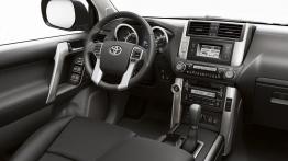 Toyota Land Cruiser 2010 - kokpit