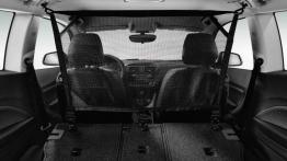 BMW serii 1 F20 - wersja 3-drzwiowa - tylna kanapa złożona, widok z bagażnika