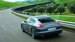 Porsche Panamera Turbo S - widok z tyłu