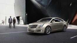Cadillac XTS - lewy bok
