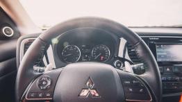 Mitsubishi Outlander 2.0 4WD CVT - galeria redakcyjna - kierownica