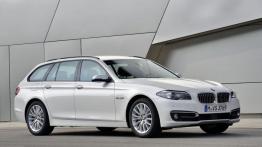 BMW serii 5 F11 520d Touring (2015) - prawy bok