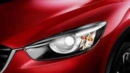 Mazda CX-5 Facelifting (2015) - lewy przedni reflektor - włączony