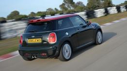 Mini John Cooper Works 2015 - widok z tyłu
