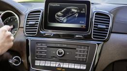 Mercedes GLE 500 e 4MATIC (W 166) 2016 - ekran systemu multimedialnego