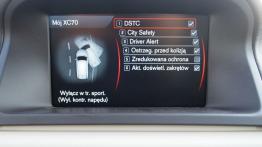 Volvo XC70 II Kombi 2.4 D5 215KM - galeria redakcyjna - radio/cd/panel lcd