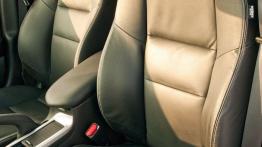 Honda Civic IX Hatchback 5d 1.8 i-VTEC 142KM - galeria redakcyjna - fotel kierowcy, widok z przodu