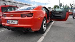 Chevrolet Camaro V Coupe 6.2L V8 405KM - galeria redakcyjna - widok z tyłu