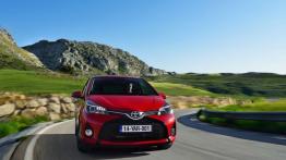 Toyota Yaris III Facelifting (2014) - widok z przodu