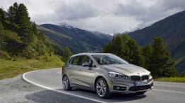BMW 225i Active Tourer (2014) - widok z przodu
