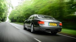 Bentley Flying Spur V8 (2014) - widok z tyłu