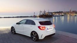 Mercedes A 250 Sport (W176) 2012 - widok z tyłu