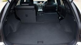 Lexus RX 450h F Sport - tylna kanapa złożona, widok z bagażnika